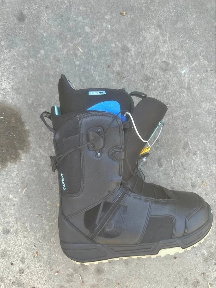 Burton Ivy 151 Snowboard Package w/ Bindings, Bag, Boots