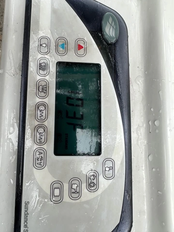 Sundance Spas Altamar Hot Tub - photo 2