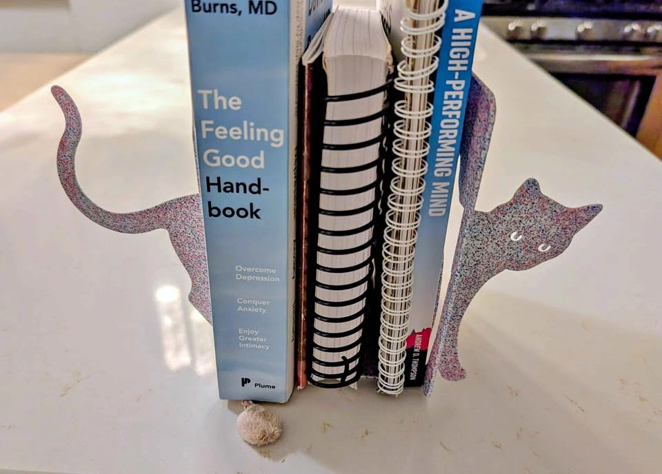 Creative Book holder /cat shaped decor