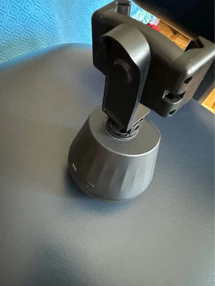 Revolving AI Follow Me Auto Selfie Holder - photo 3