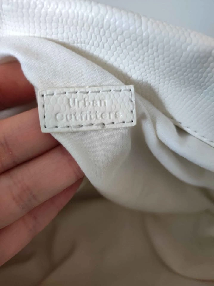 Urban Outfitters White Shoulder Bag w Grommet Strap - photo 3