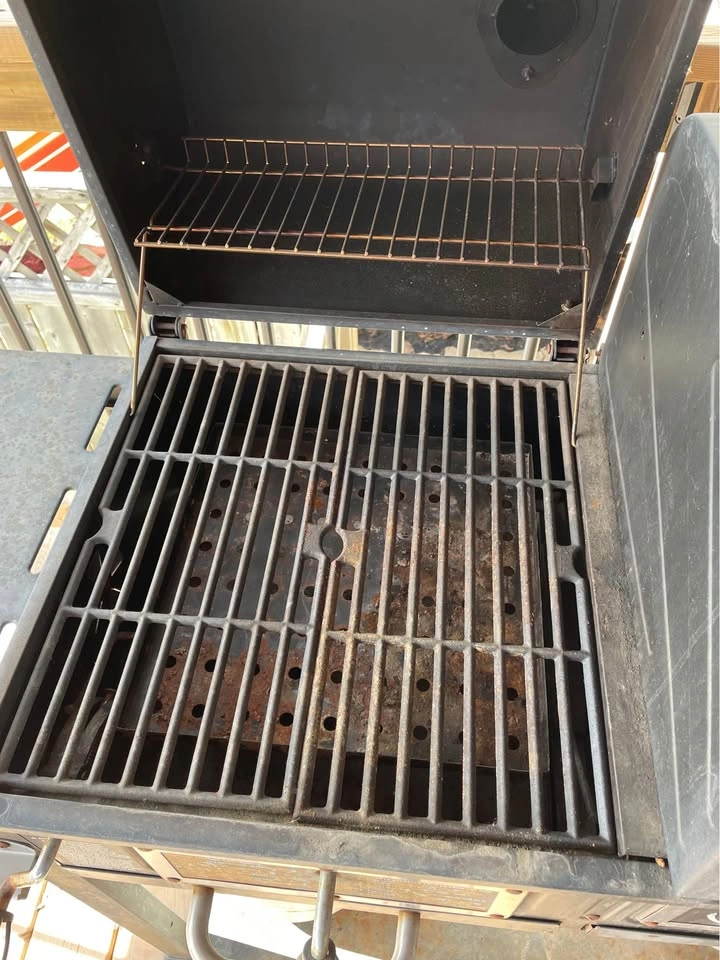 Propane and Charcoal Barbeque - photo 5