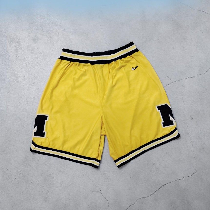 Vintage 1991-92 Nike Fab Five Michigan Wolverines Shorts
