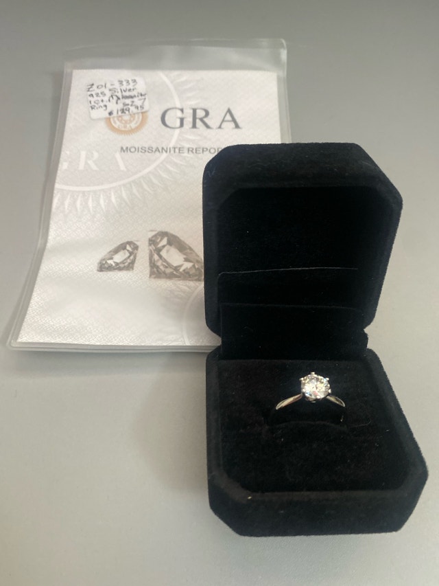 1 ct Moissanite Ring, Size 7 - photo 2