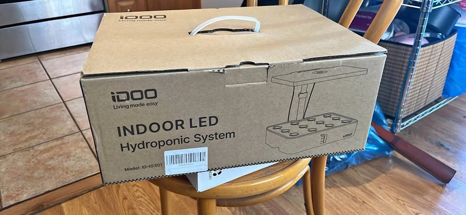 Indoor LED Hydroponic System BNIB