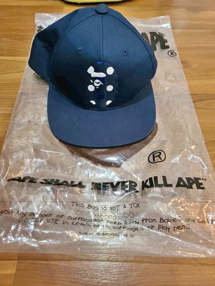 A bathing ape snapback
