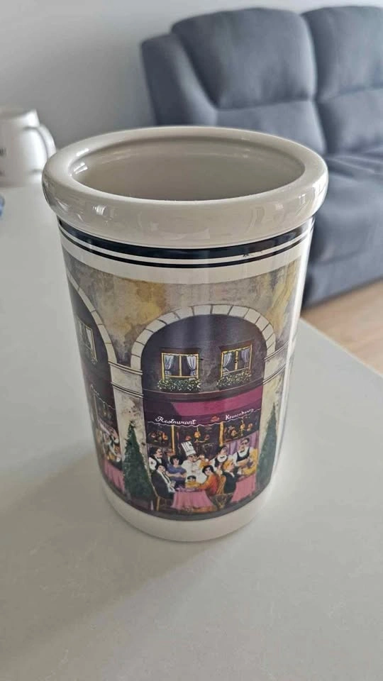 Ceramic Pot w/ Restaurant Scene Kronenbourg