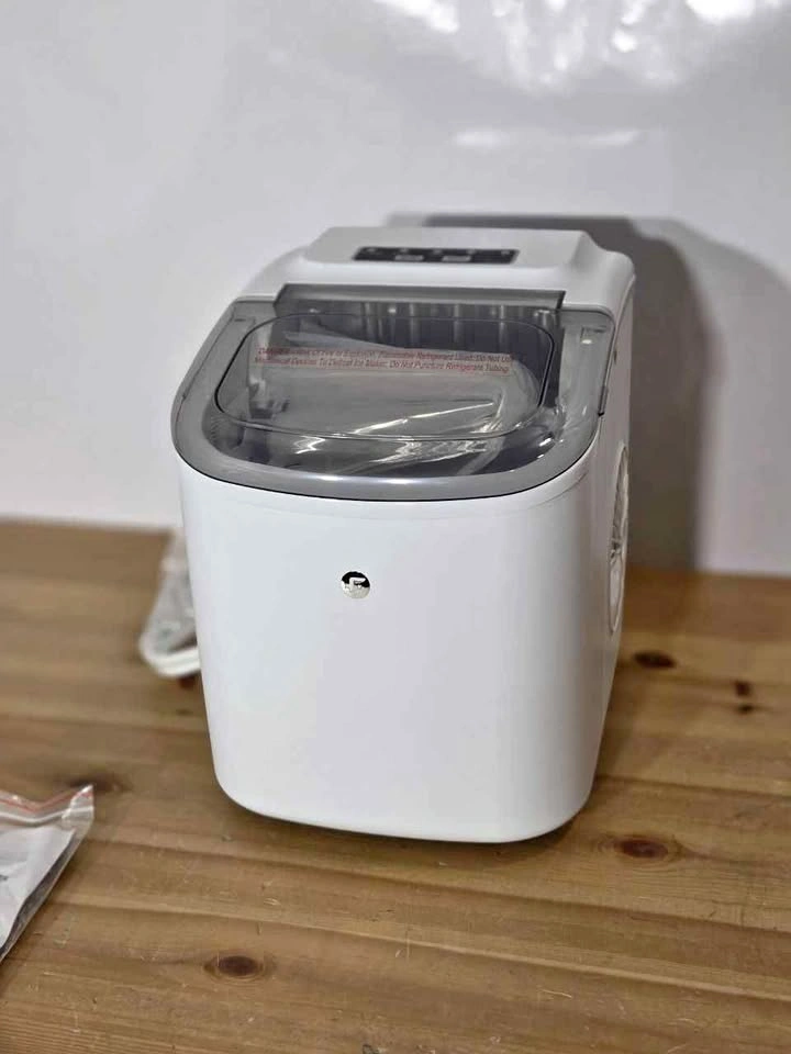 Countertop Ice Maker Portable Self Cleaning 26Lbs, New