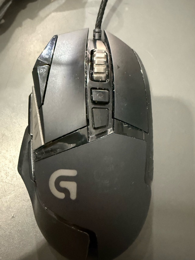 Logitech G502 corded mouse