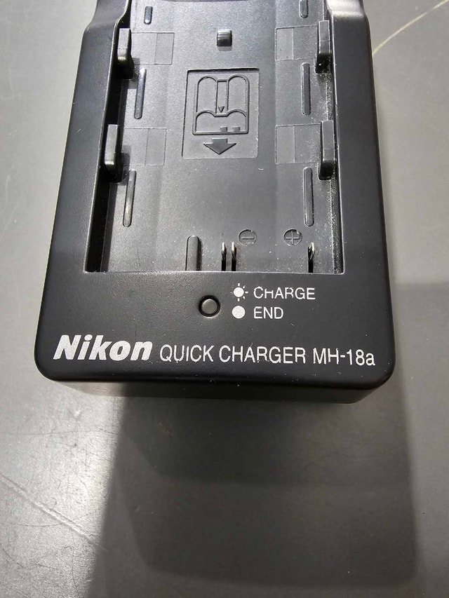 Nikon MH-18a Charger - photo 2