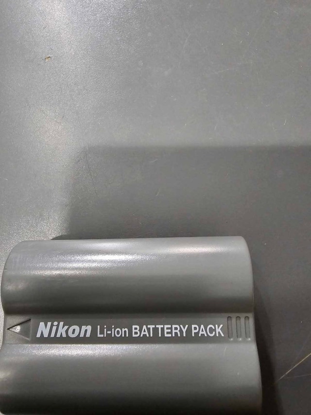 Nikon MH-18a Charger - photo 3