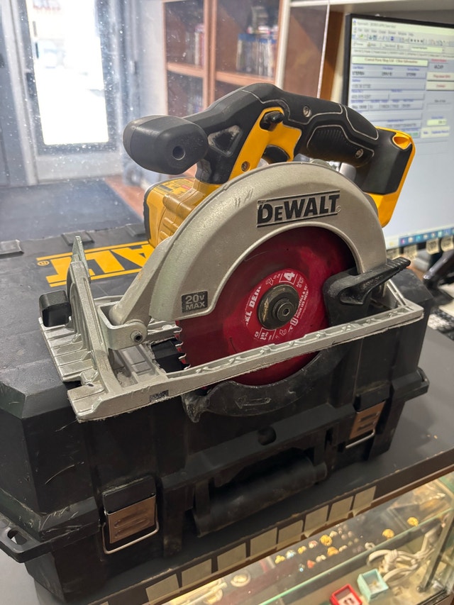 DeWalt DCS391 Saw with Case - Firm Price