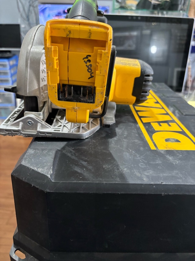 DeWalt DCS391 Saw with Case - Firm Price - photo 3