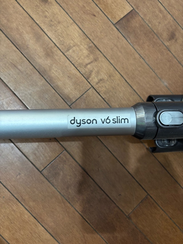 Dyson V6 Slim Cordless Vacuum - Firm Price - photo 2