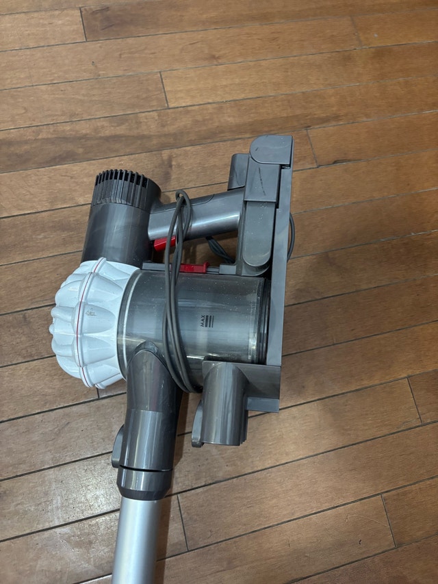 Dyson V6 Slim Cordless Vacuum - Firm Price - photo 4