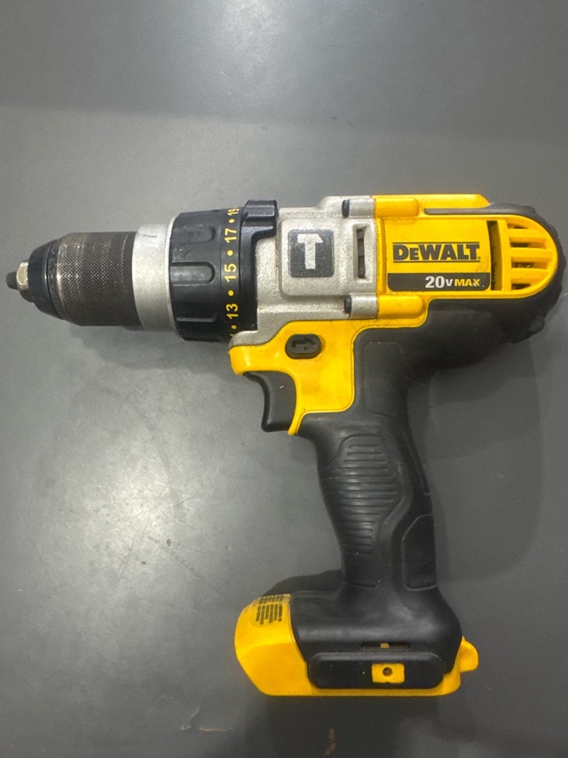 DeWalt DCD985 Cordless Hammer Drill Tool Only