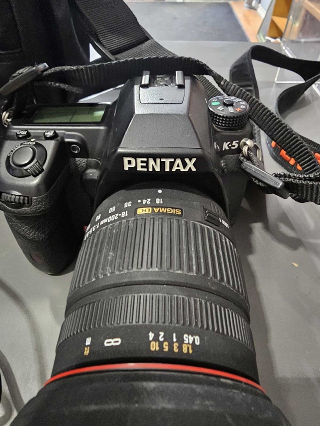 Pentax K-5 Camera with Sigma 18-200mm Lens - photo 2