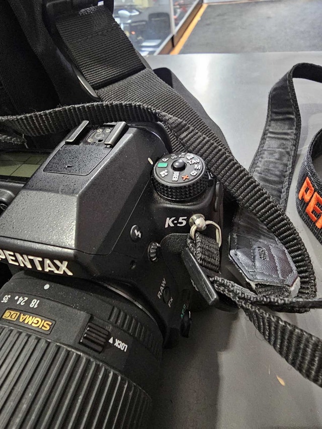 Pentax K-5 Camera with Sigma 18-200mm Lens - photo 3