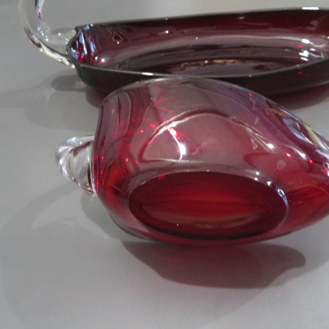 Two Vintage Viking Glass Scalloped Swans - photo 5