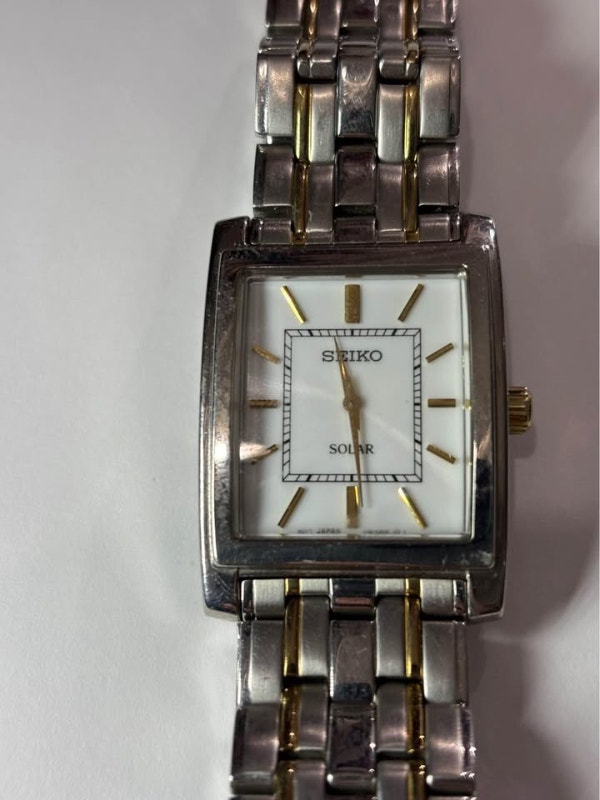 Seiko Solar SUP893 Analog Watch - Needs Battery - photo 2