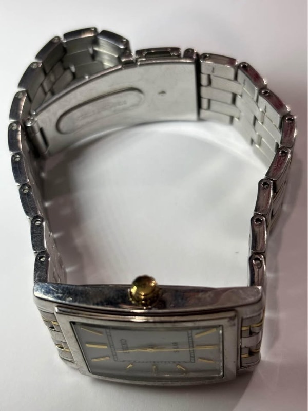 Seiko Solar SUP893 Analog Watch - Needs Battery - photo 4