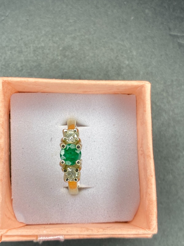 Ladies Diamond and Emerald Ring 14K Gold - photo 4