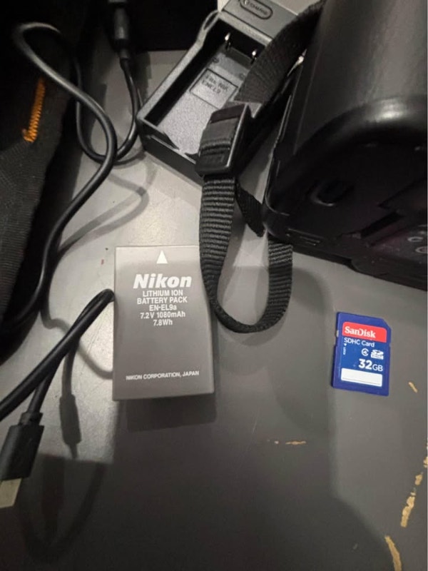 Nikon D5000 SLR Camera with 18-55mm Lens - photo 5