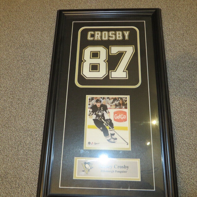 SIDNEY CROSBY FRAMEWORTH FRAMED NUMBER & PICTURE 22X12