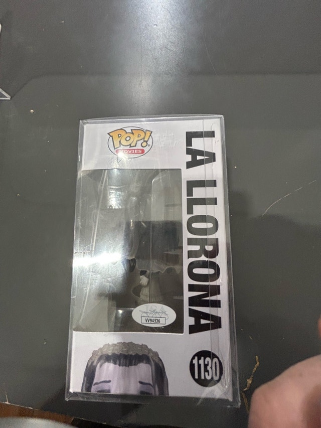 Funko Pop La Llorona Signed - photo 4