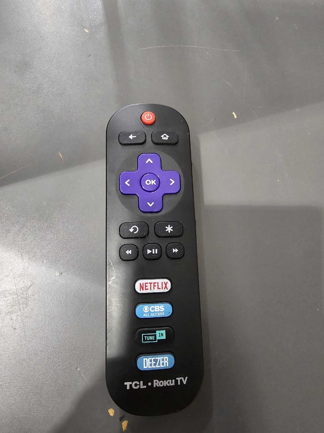 TCL Roku TV 43 inches firm price - photo 3