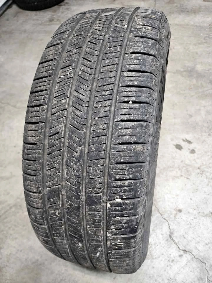 1 NO. 245/60/18 Nexen Allseasons Tire