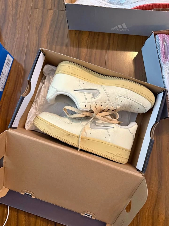 Nike WMNS AIR FORCE 1 ‘07 LX