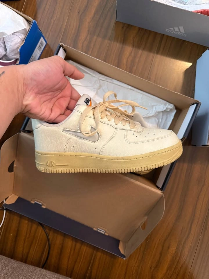Nike WMNS AIR FORCE 1 ‘07 LX - photo 2