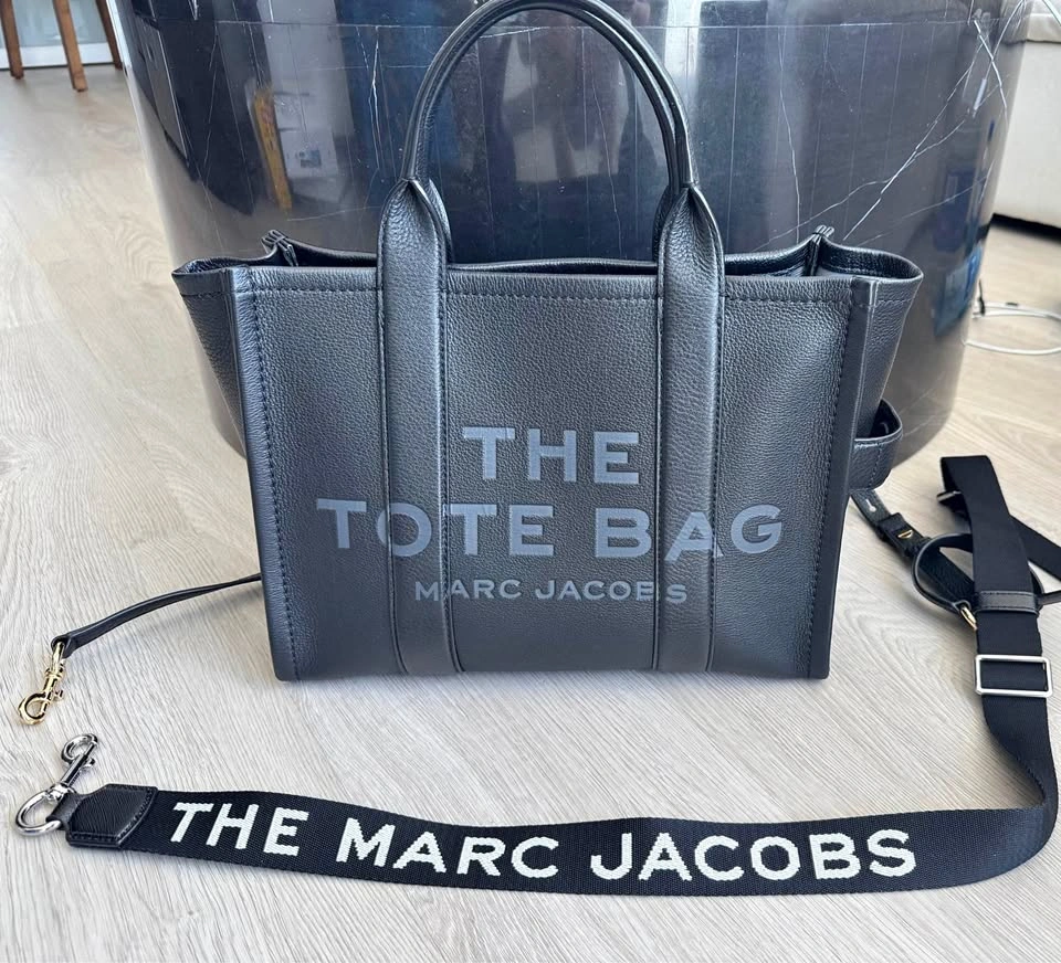 Marc Jacobs Black Leather The Tote Bag