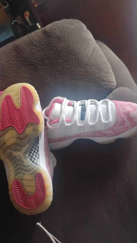 Nike Air Jordan 11 Retro Low Pink Snakeskin - photo 2