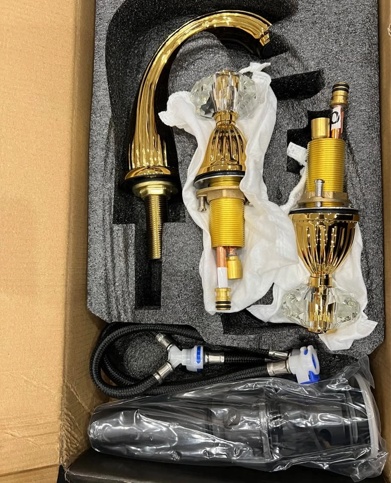 Shiny Polished Gold Widespread Bathroom Faucet - photo 5
