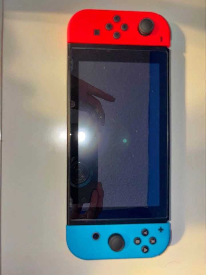 Nintendo Switch V1 with screen protector