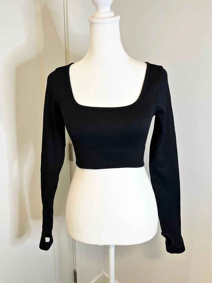 Black Ribbed Long-Sleeve Crop Top - Size S
