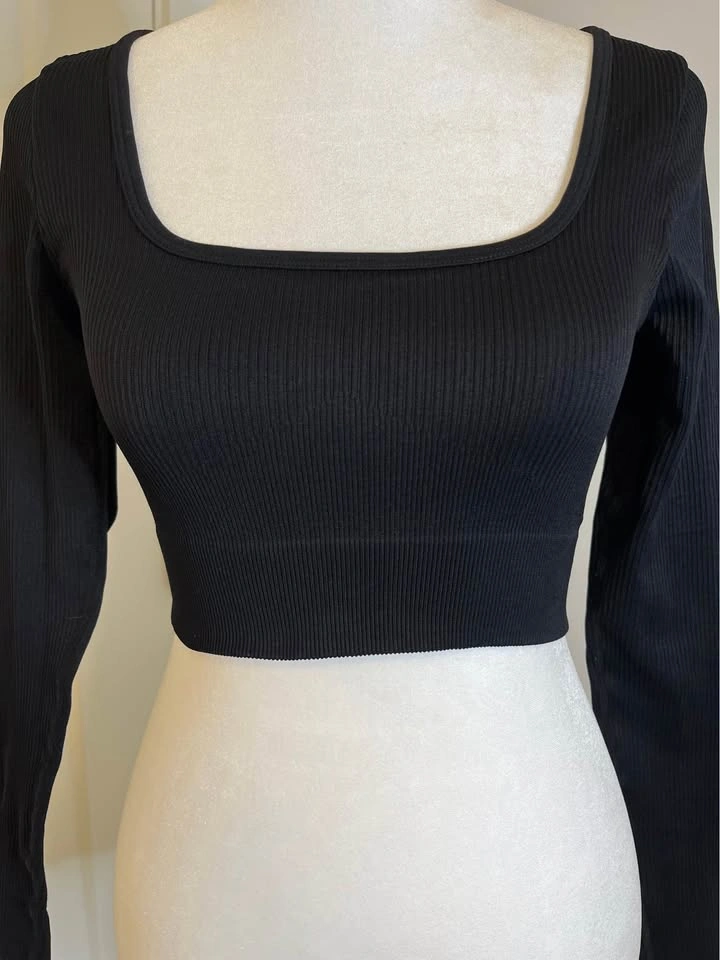 Black Ribbed Long-Sleeve Crop Top - Size S - photo 2