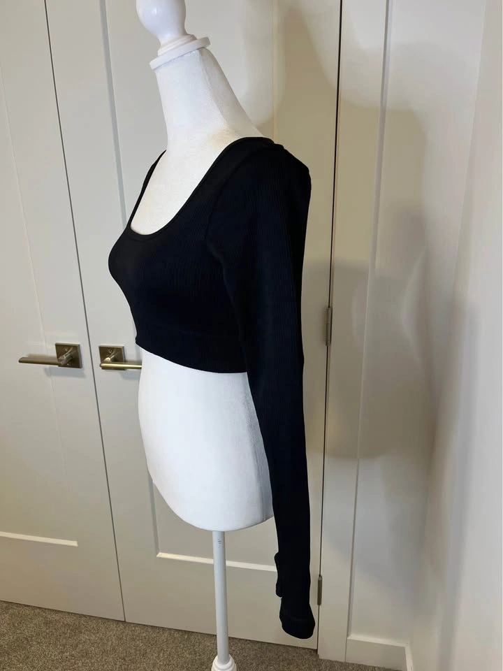 Black Ribbed Long-Sleeve Crop Top - Size S - photo 3