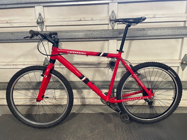 Cannondale Bike F600 Size 21" XL Red