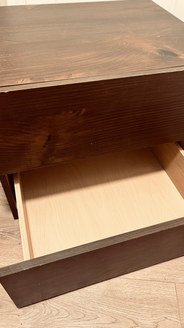 One Drawer Nightstand / Side Table - photo 3