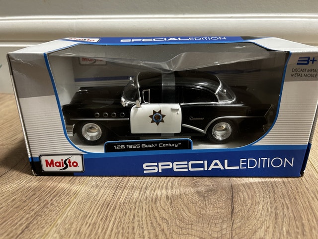 Maisto 1:26 Scale 1955 Buick Century Diecast Vehicle
