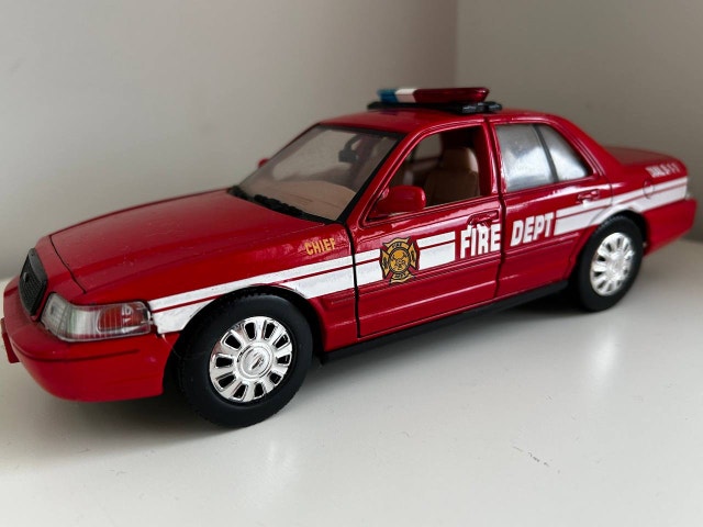 Motormax Law Enforcement Fire Chief 2007 Ford