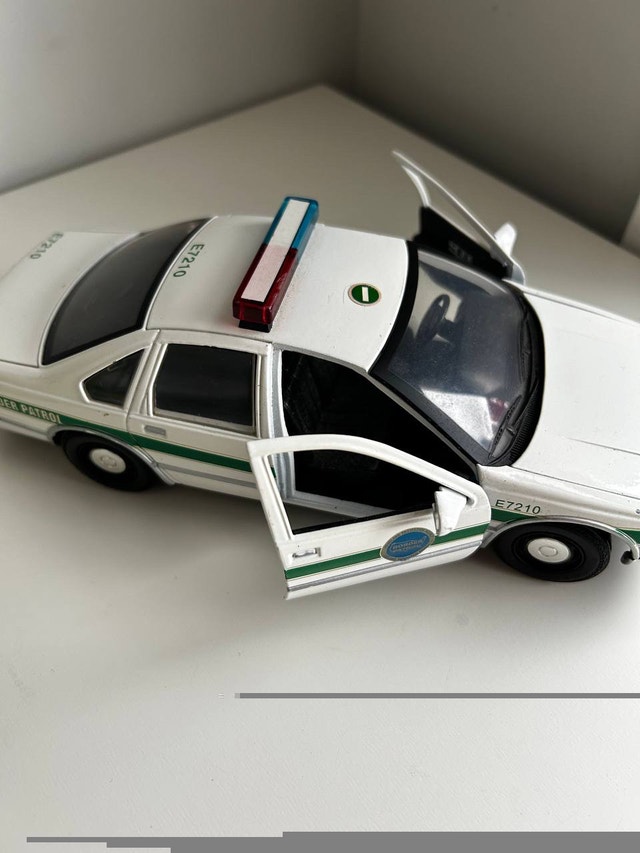 MOTOR-MAX - CHEVROLET - CAPRICE BORDER PATROL PUBLIC - photo 5