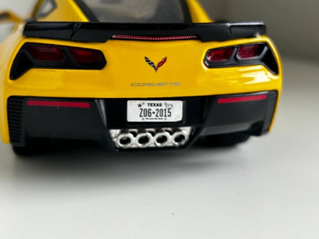 Maisto Chevrolet Corvette Z06 2015 – Scale 1/24 - photo 4