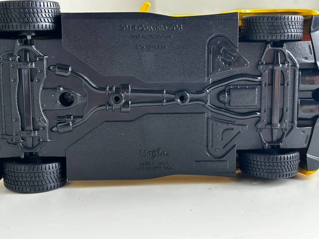 Maisto Chevrolet Corvette Z06 2015 – Scale 1/24 - photo 5