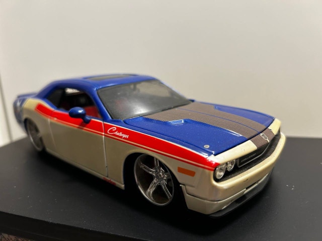 2008 Dodge Challenger Red/White/Blue 1/24 Diecast
