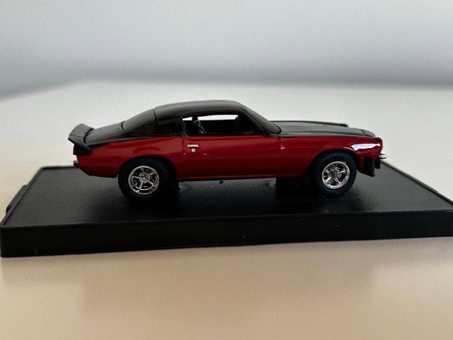 Chevrolet Camaro Z/28 ES 1970 Red/ Black 1:64 - photo 2