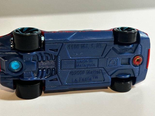 Hot Wheels La Fasta Red 2008 Model Car - photo 2